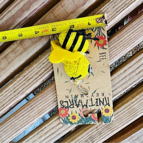 Knitmares Keychain Bumble Bee Bumblee Knit Key Chain New Purchase Charm Buzz - Picture 6 of 9